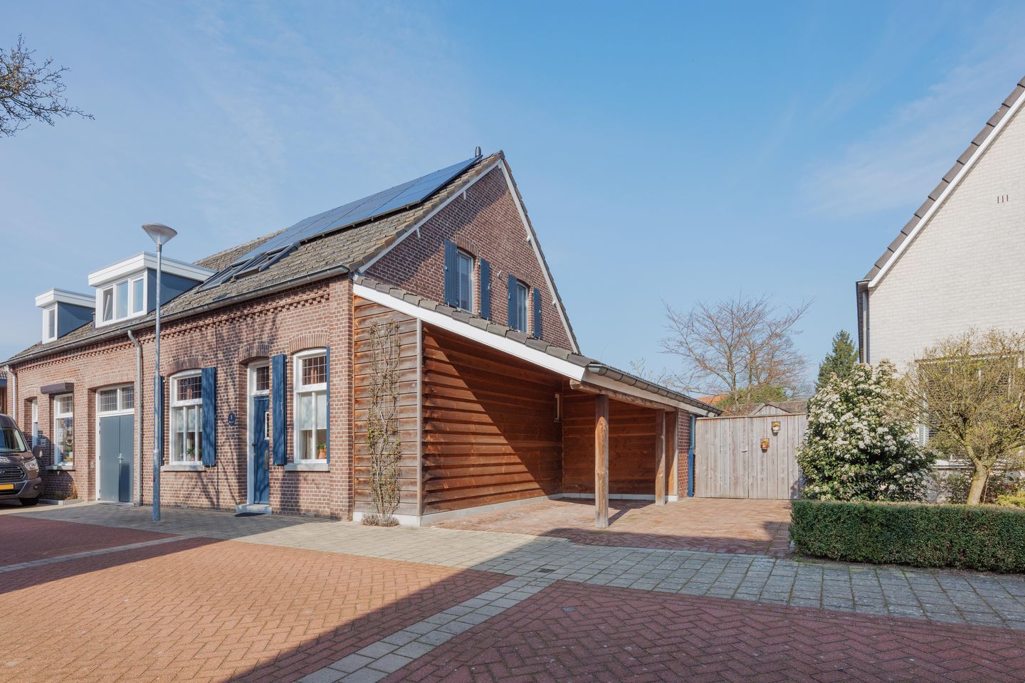 Charming Renovated Two-Storey Home with Large Garden in Horst Centre — 47
