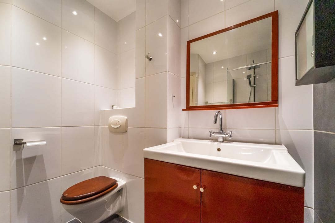Charming 2-room apartment on freehold land in Amsterdam Linnaeusparkbuurt — 22