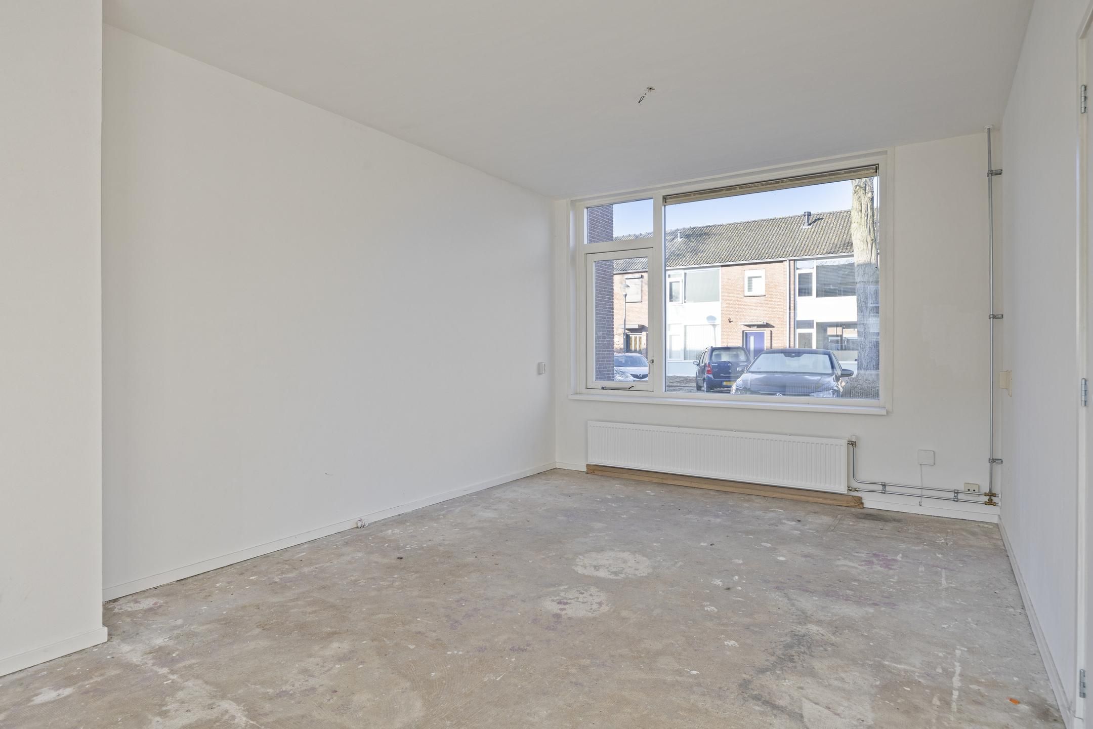 Spacious Family Home with 4 Bedrooms in Heusdenhout — 12