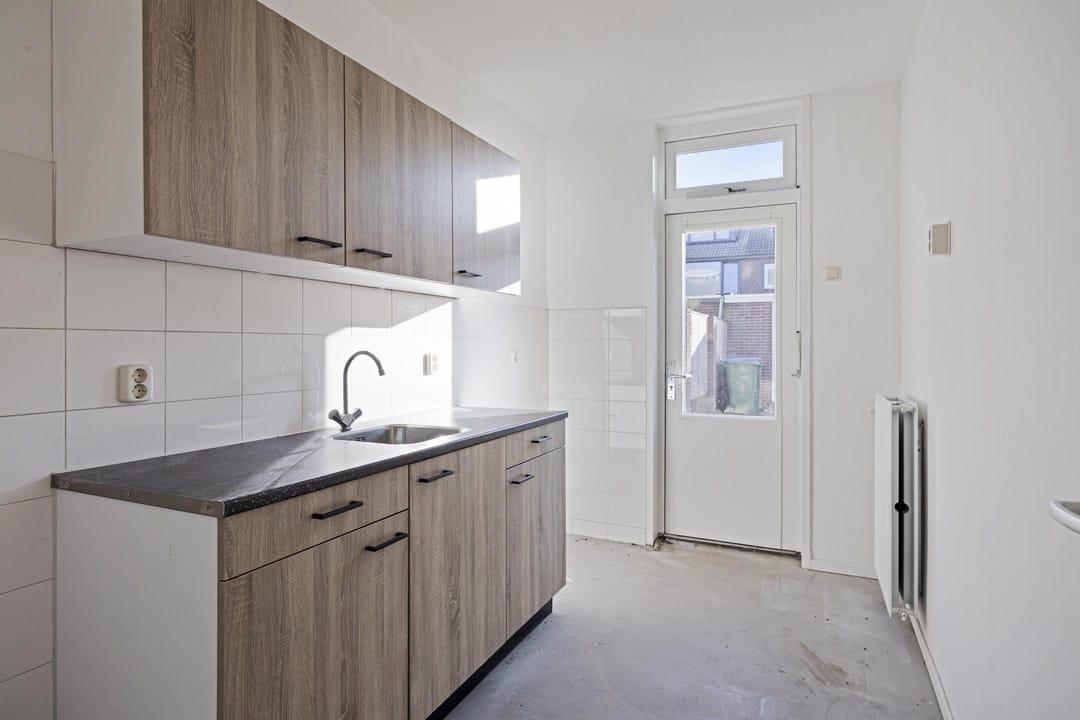 Spacious Family Home with 4 Bedrooms in Heusdenhout — 17