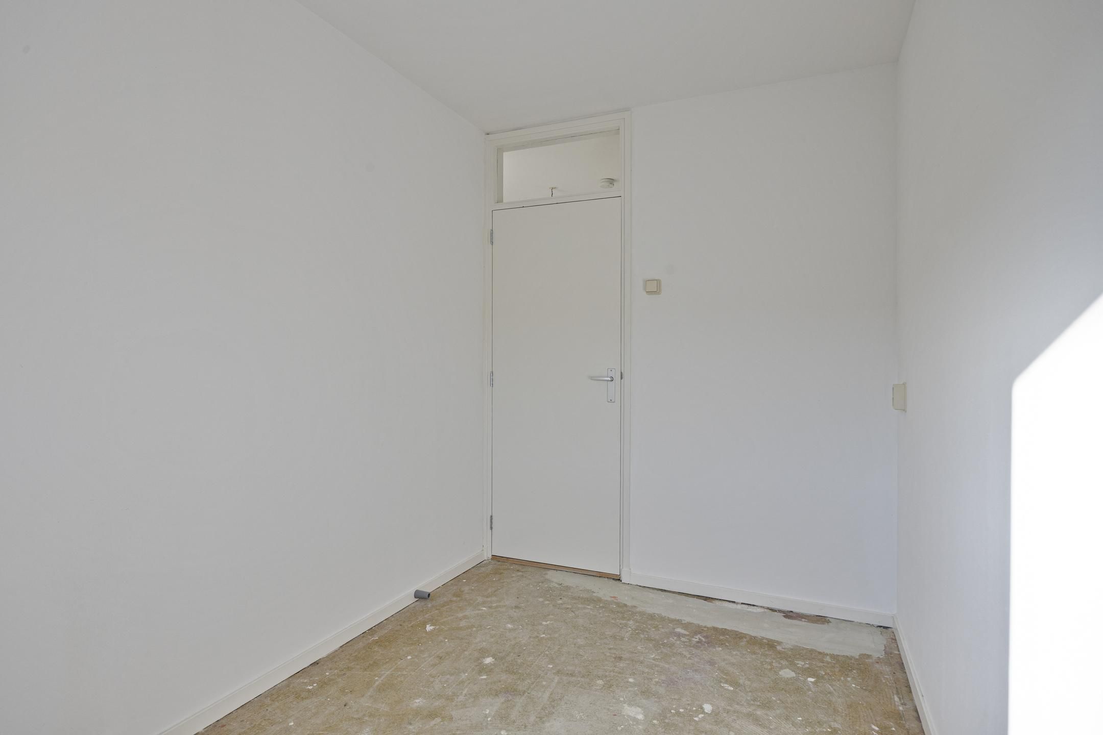 Spacious Family Home with 4 Bedrooms in Heusdenhout — 27