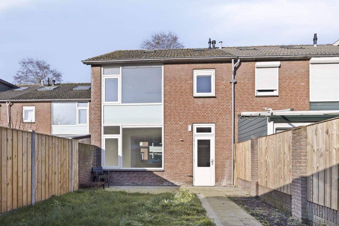 Spacious Family Home with 4 Bedrooms in Heusdenhout — 41
