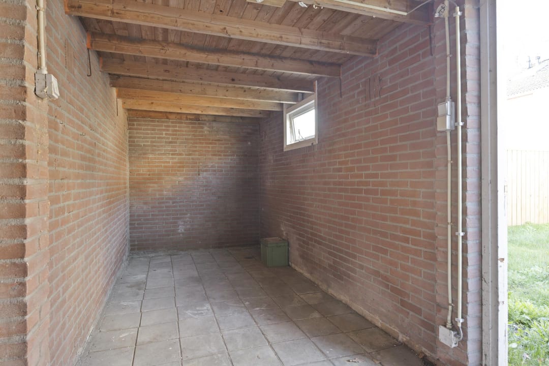 Spacious Family Home with 4 Bedrooms in Heusdenhout — 43