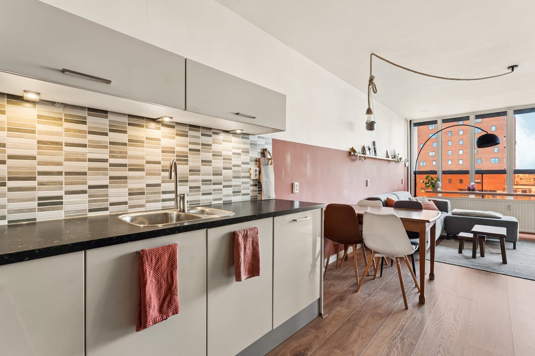 Light apartment with balcony and private parking in Nijmegen city center — 16