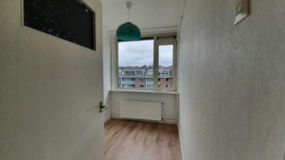 Renovated 4-Room Apartment with Two Balconies in De Bilt Oost — 22
