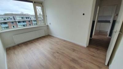 Renovated 4-Room Apartment with Two Balconies in De Bilt Oost — 18