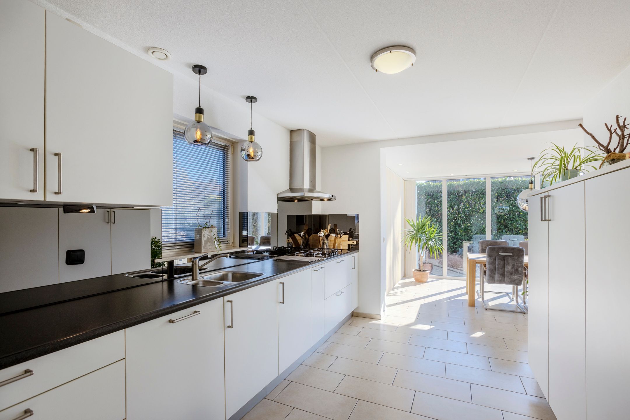 Foto 15 van Burg.van der Grondenstraat 32-A