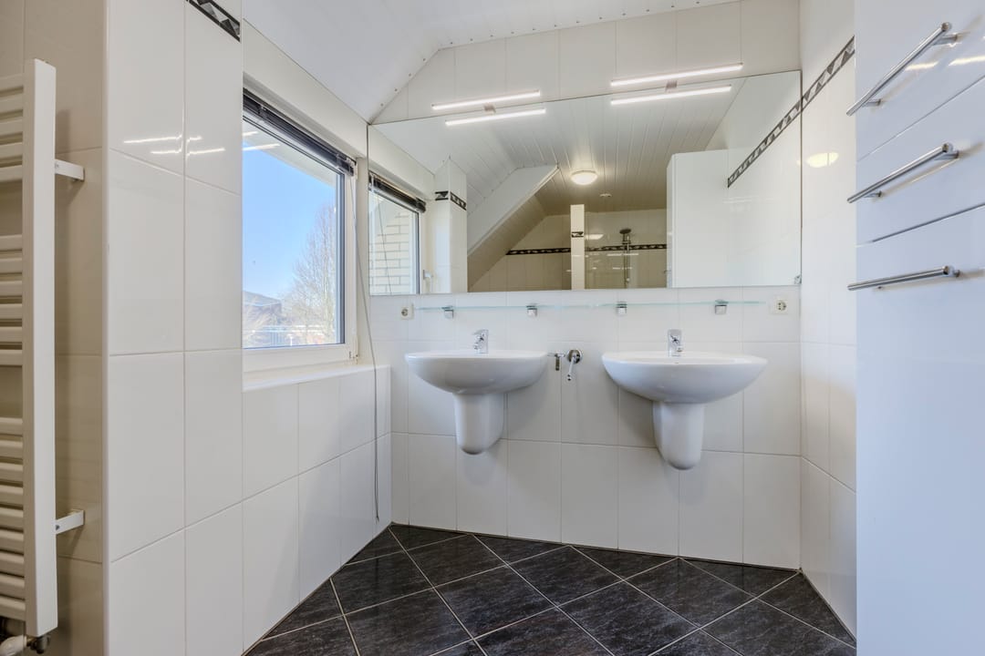 Foto 32 van Burg.van der Grondenstraat 32-A