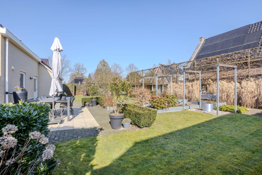 Foto 52 van Burg.van der Grondenstraat 32-A