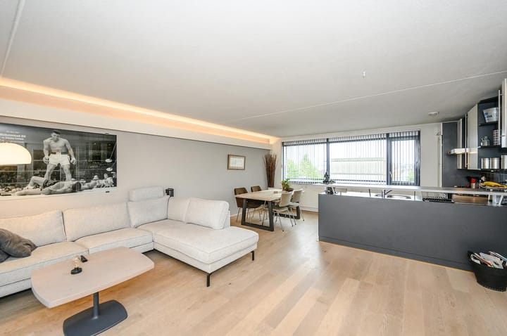 Photo 2 of Azorenweg 11