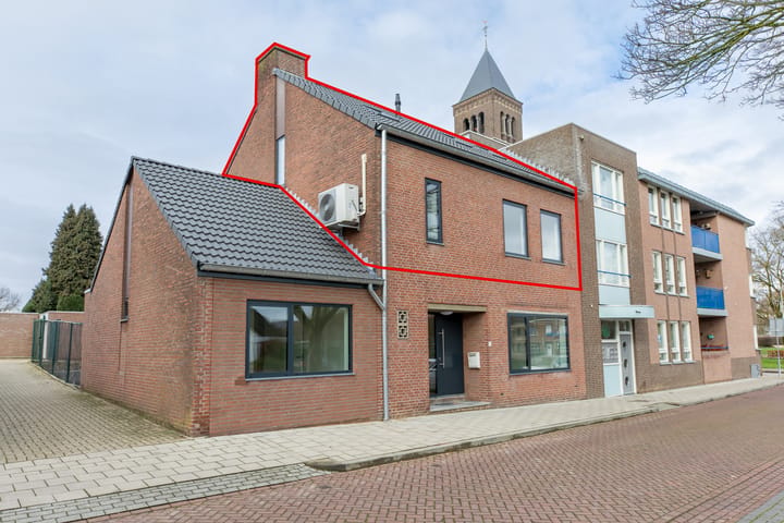 Photo 2 of Hereweg 4-A