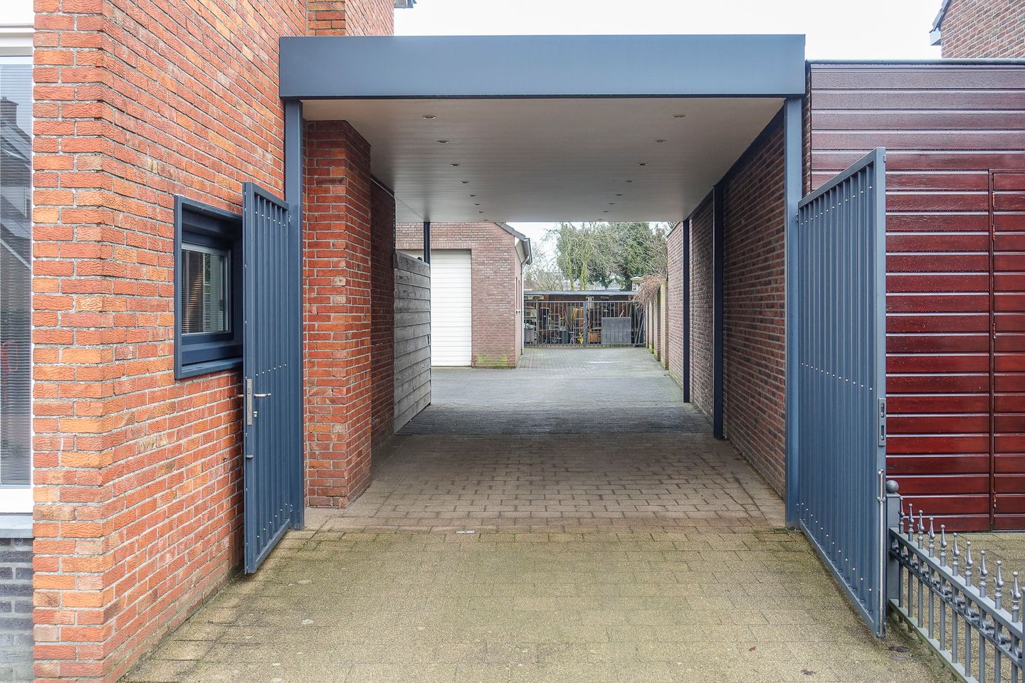 Photo 4 of Limburgstraat 19