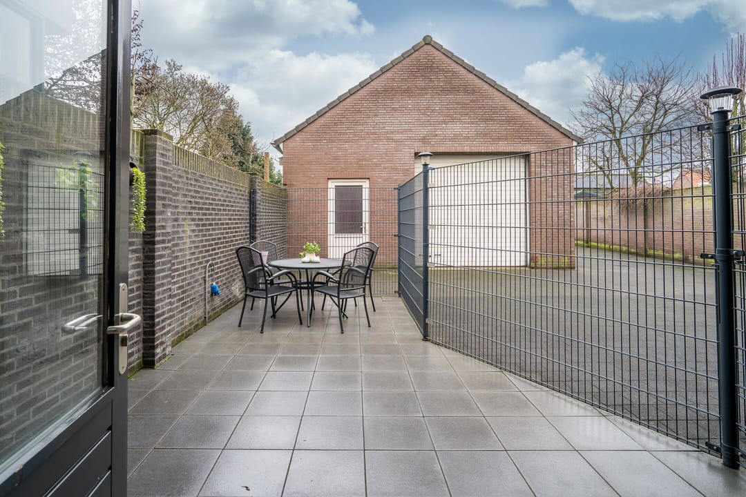 Photo 16 of Limburgstraat 19