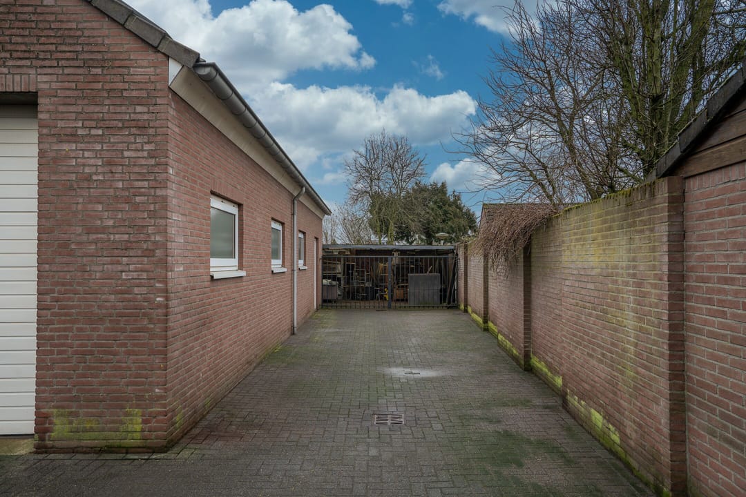 Photo 17 of Limburgstraat 19