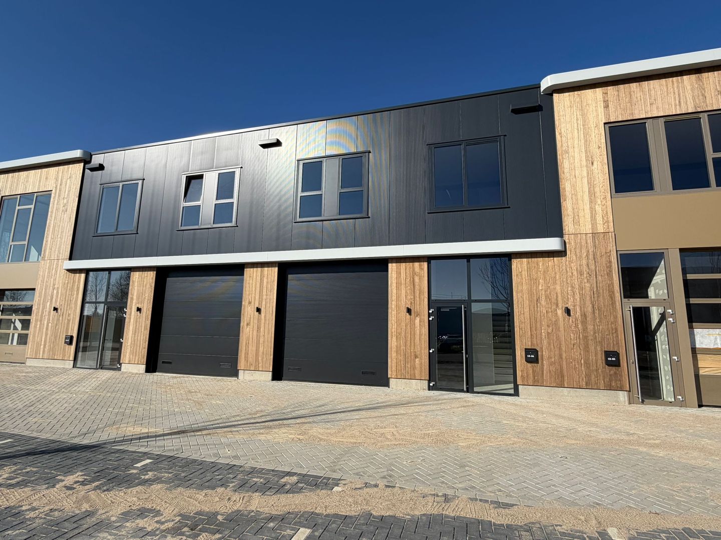 View photo 1 of Kruisbroeksestraat 18-04