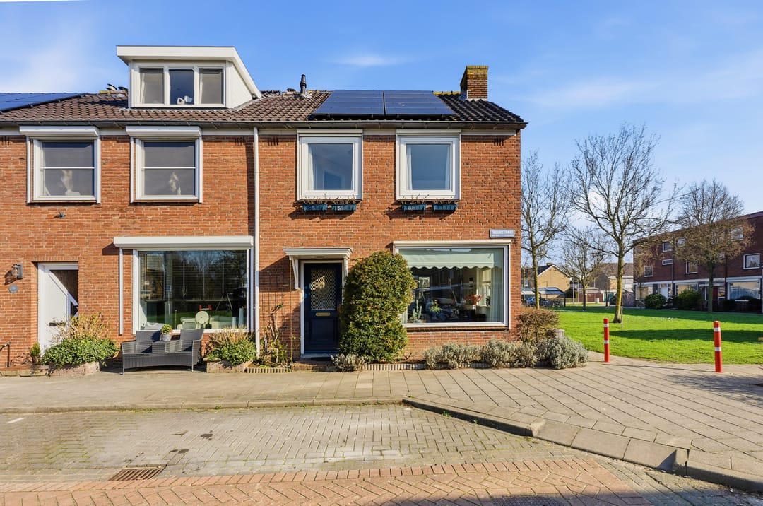 Photo 1 of Treubstraat 13