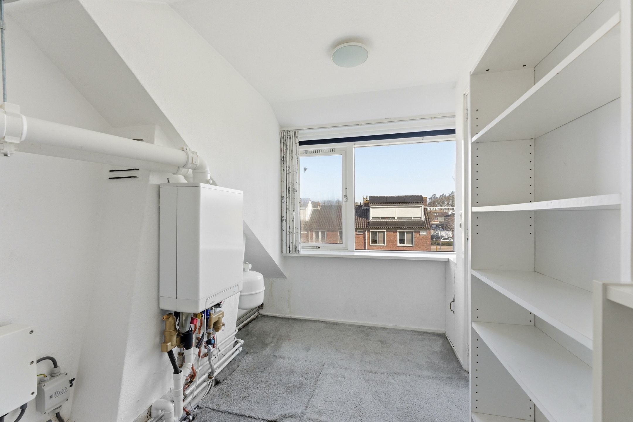 Photo 33 of Treubstraat 13