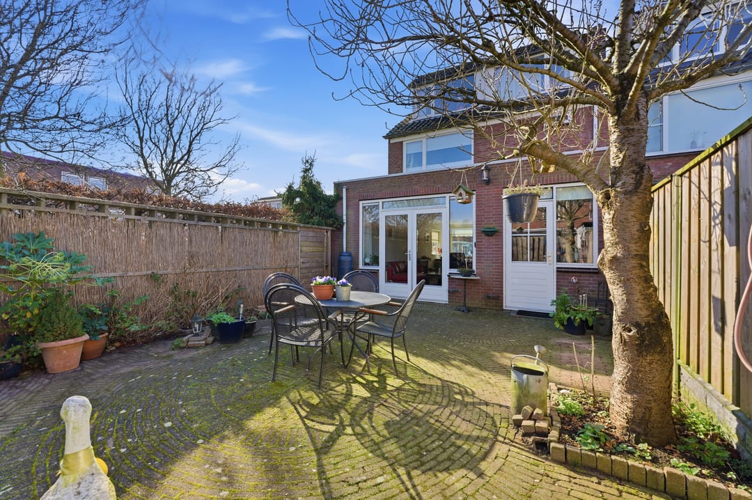 Photo 38 of Treubstraat 13