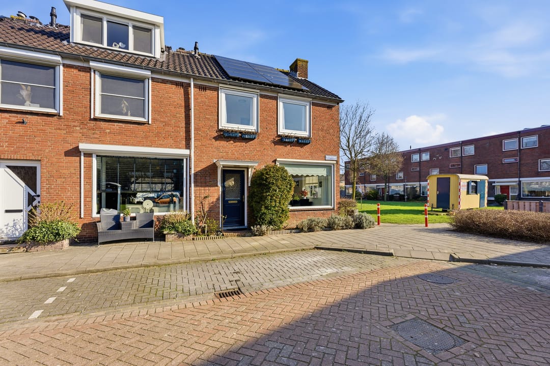 Photo 43 of Treubstraat 13