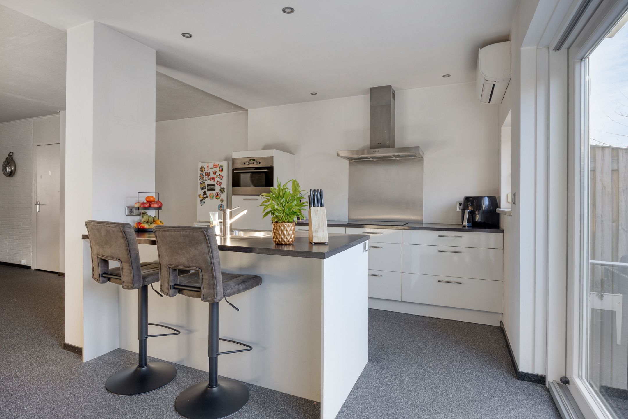 Ready-to-live-in terraced house with 4 bedrooms, Energy Label A, and solar panels in Maastricht De Heeg — 12