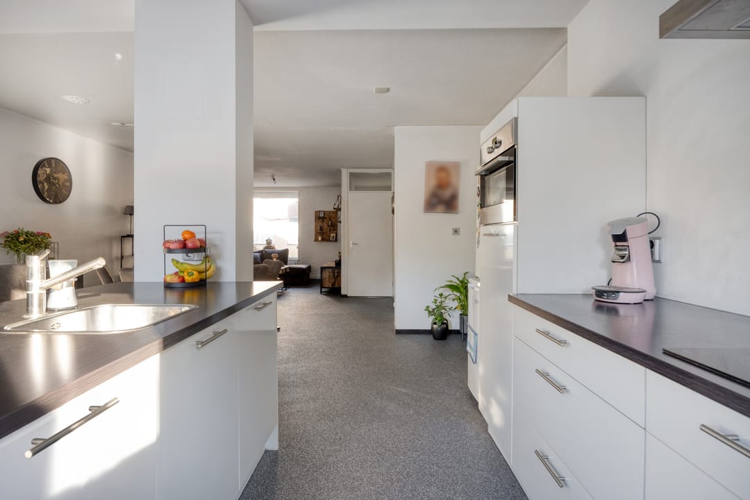Ready-to-live-in terraced house with 4 bedrooms, Energy Label A, and solar panels in Maastricht De Heeg — 14