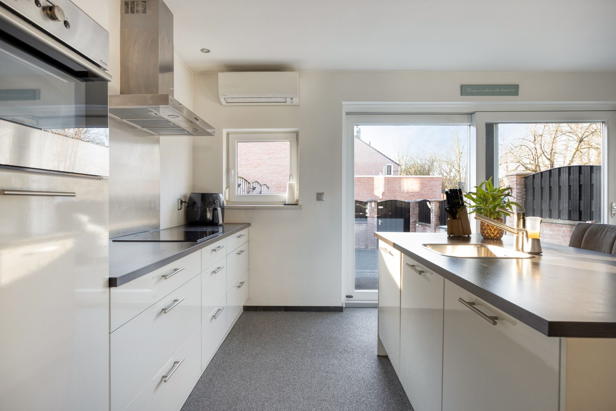 Ready-to-live-in terraced house with 4 bedrooms, Energy Label A, and solar panels in Maastricht De Heeg — 15