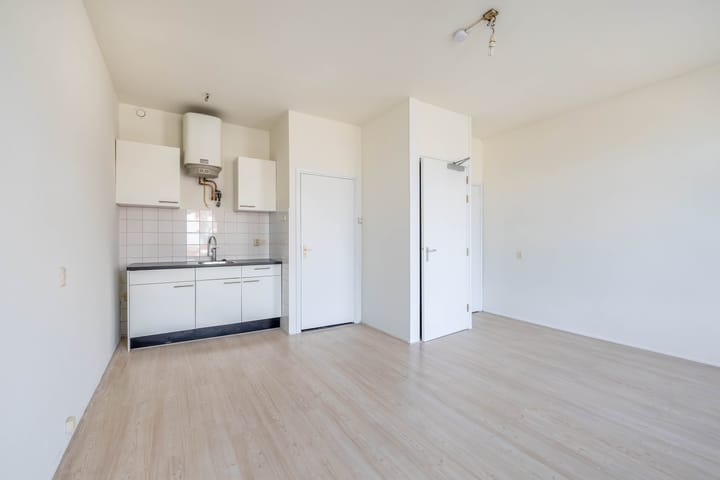 Nieuwe Binnenweg 226 B-02 V