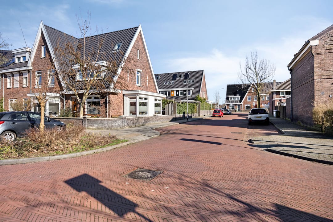 Photo 52 of Jan Luykenstraat 2