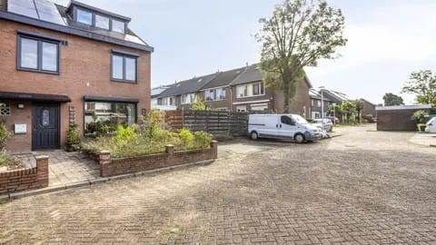 Photo 2 of Daslook 38