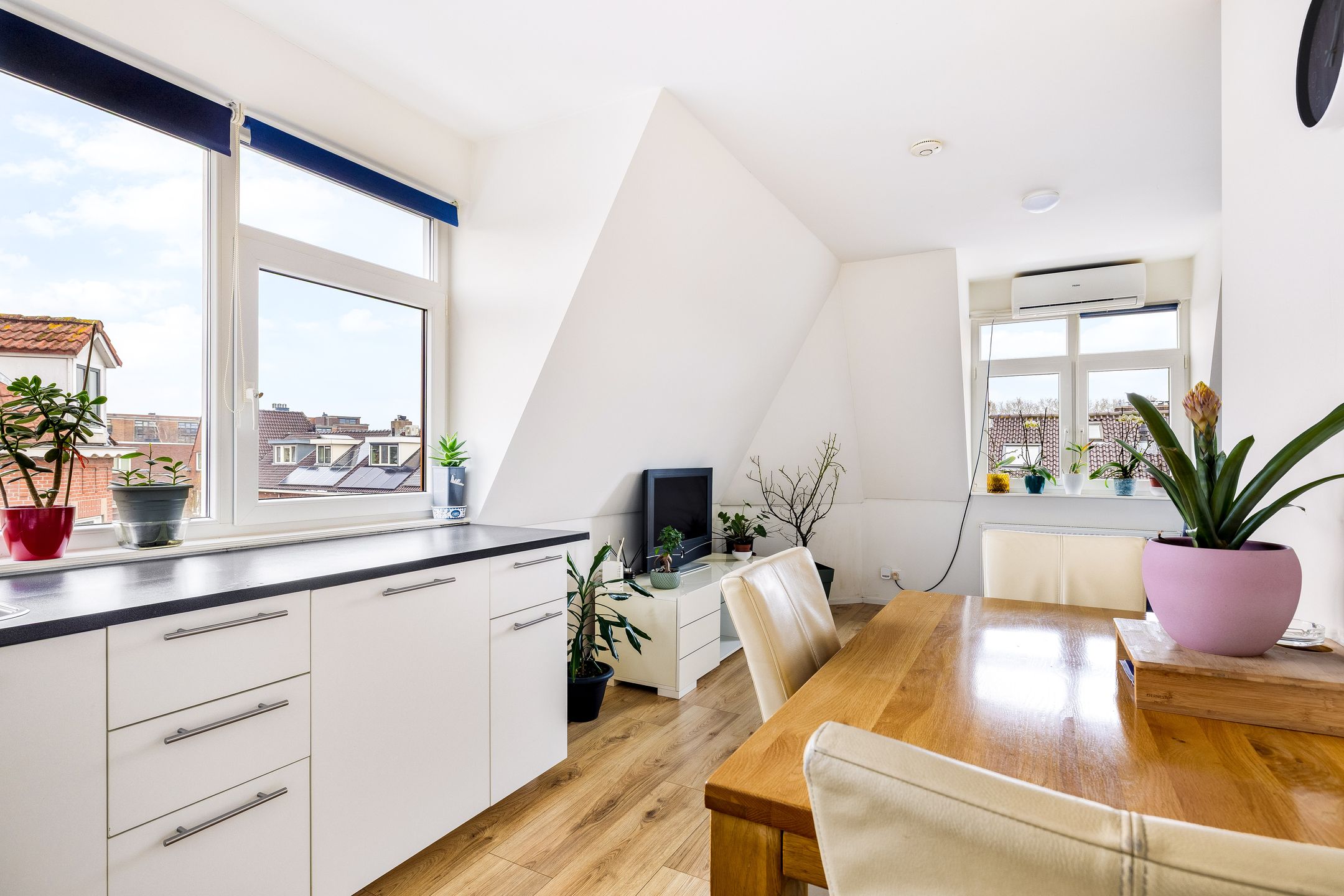 Photo 6 of Makassarstraat 2-B