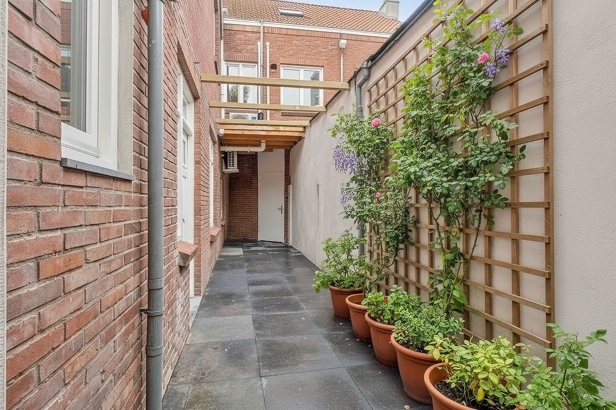 Photo 12 of Grotestraat 67-01