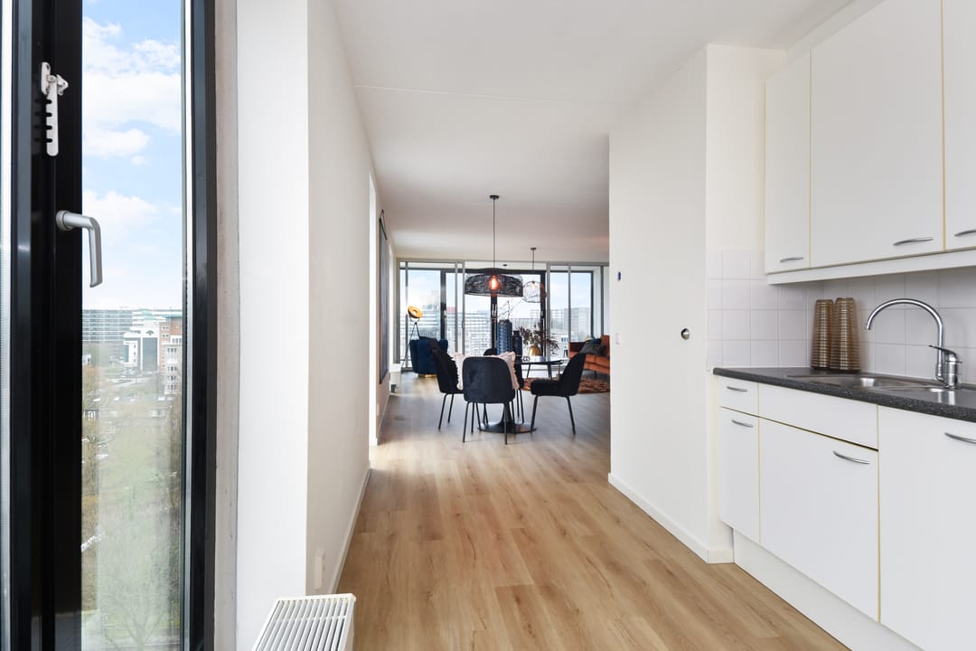 Modern 4-Room Apartment with Panoramic View in Zoetermeer City Center — 34