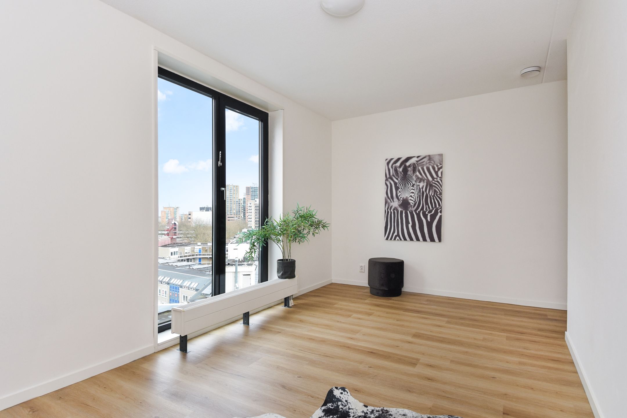 Modern 4-Room Apartment with Panoramic View in Zoetermeer City Center — 42