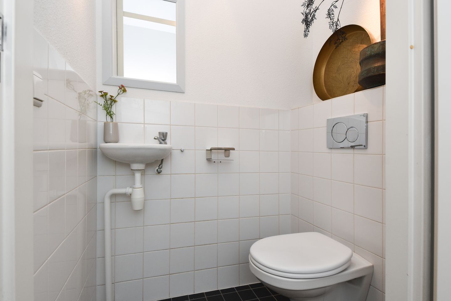Modern 4-Room Apartment with Panoramic View in Zoetermeer City Center — 46