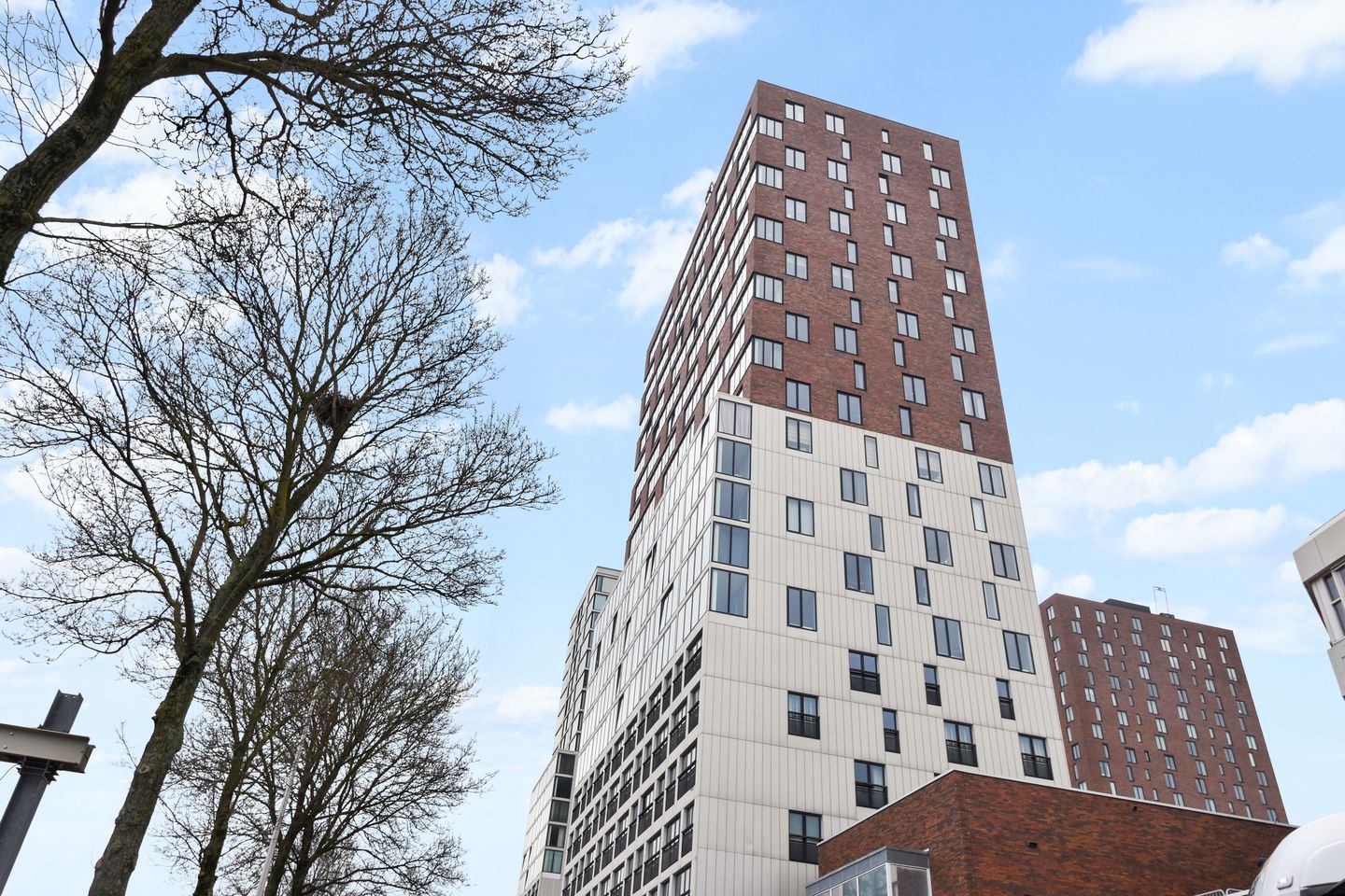 Modern 4-Room Apartment with Panoramic View in Zoetermeer City Center — 47