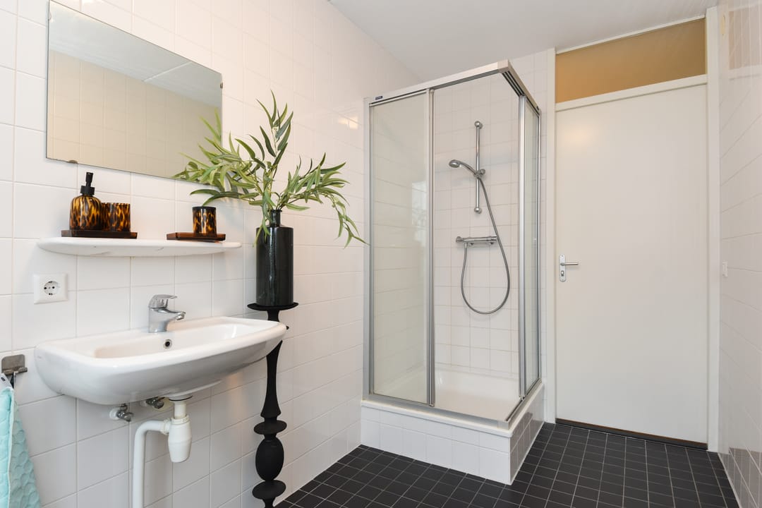 Modern 4-Room Apartment with Panoramic View in Zoetermeer City Center — 44