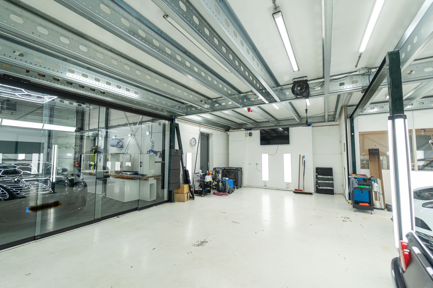 View photo 2 of Zuidergracht 21-10