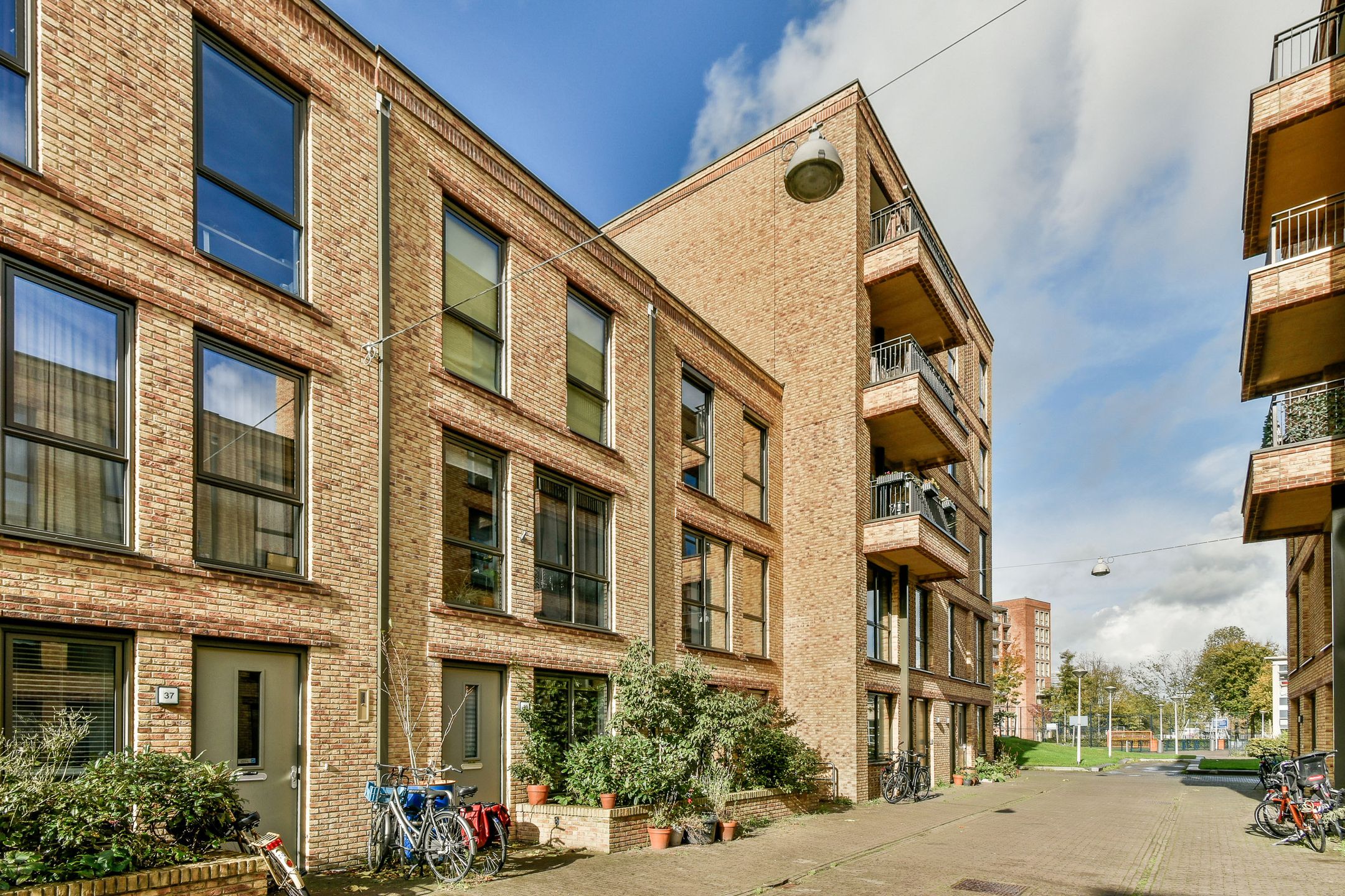 Photo 42 of Meimorgenstraat 41