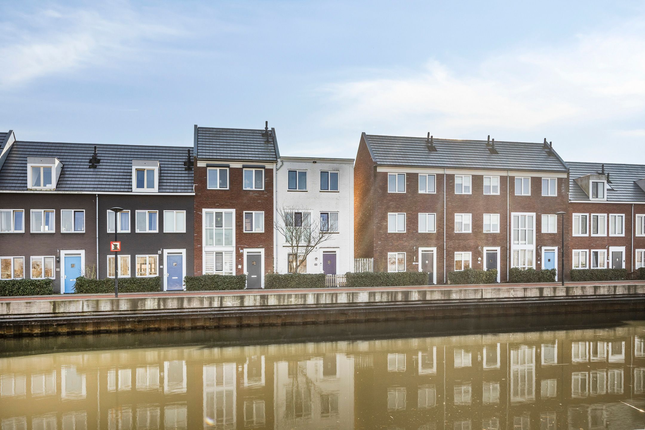 Buying a house in The Netherlands., Waterfront 87