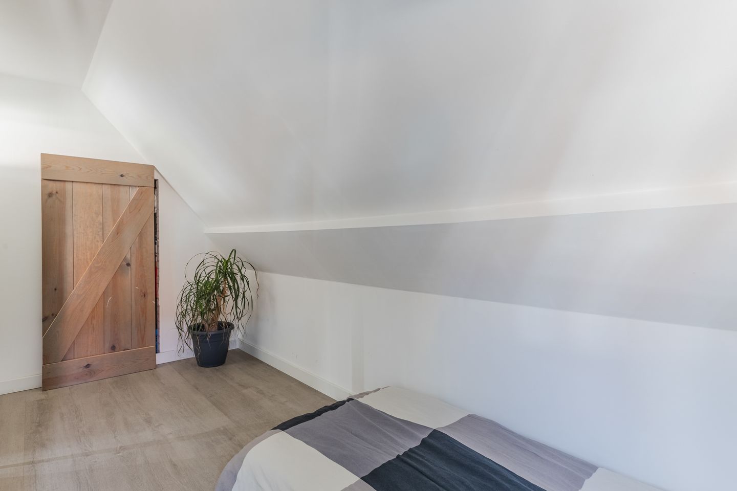 Foto 35 van Kanaalstraat 64