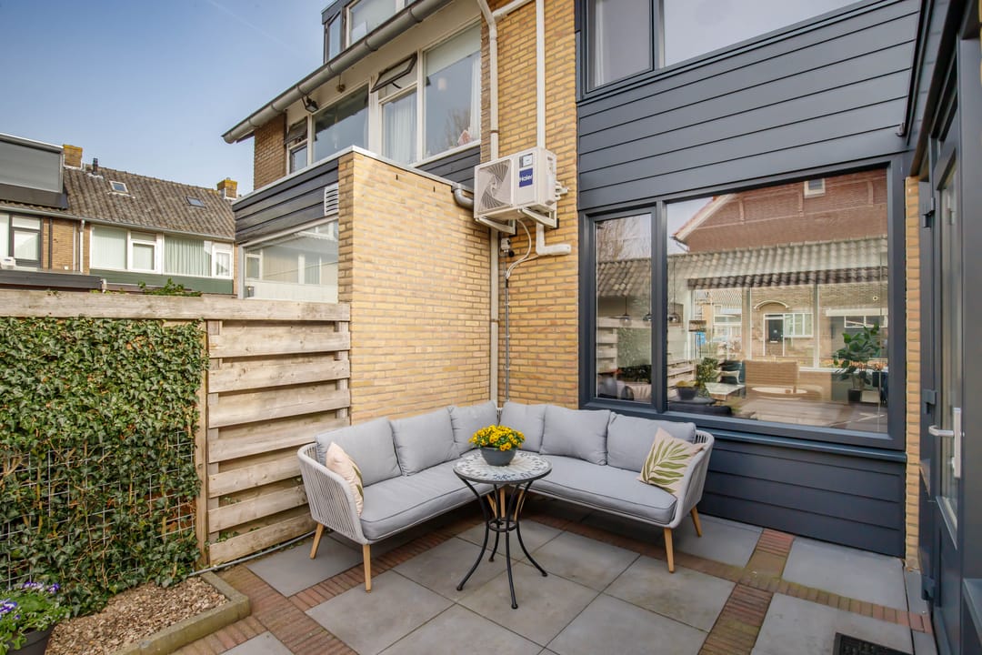 Move-in Ready Family Home with Extension and Solar Panels in Moordrecht — 38