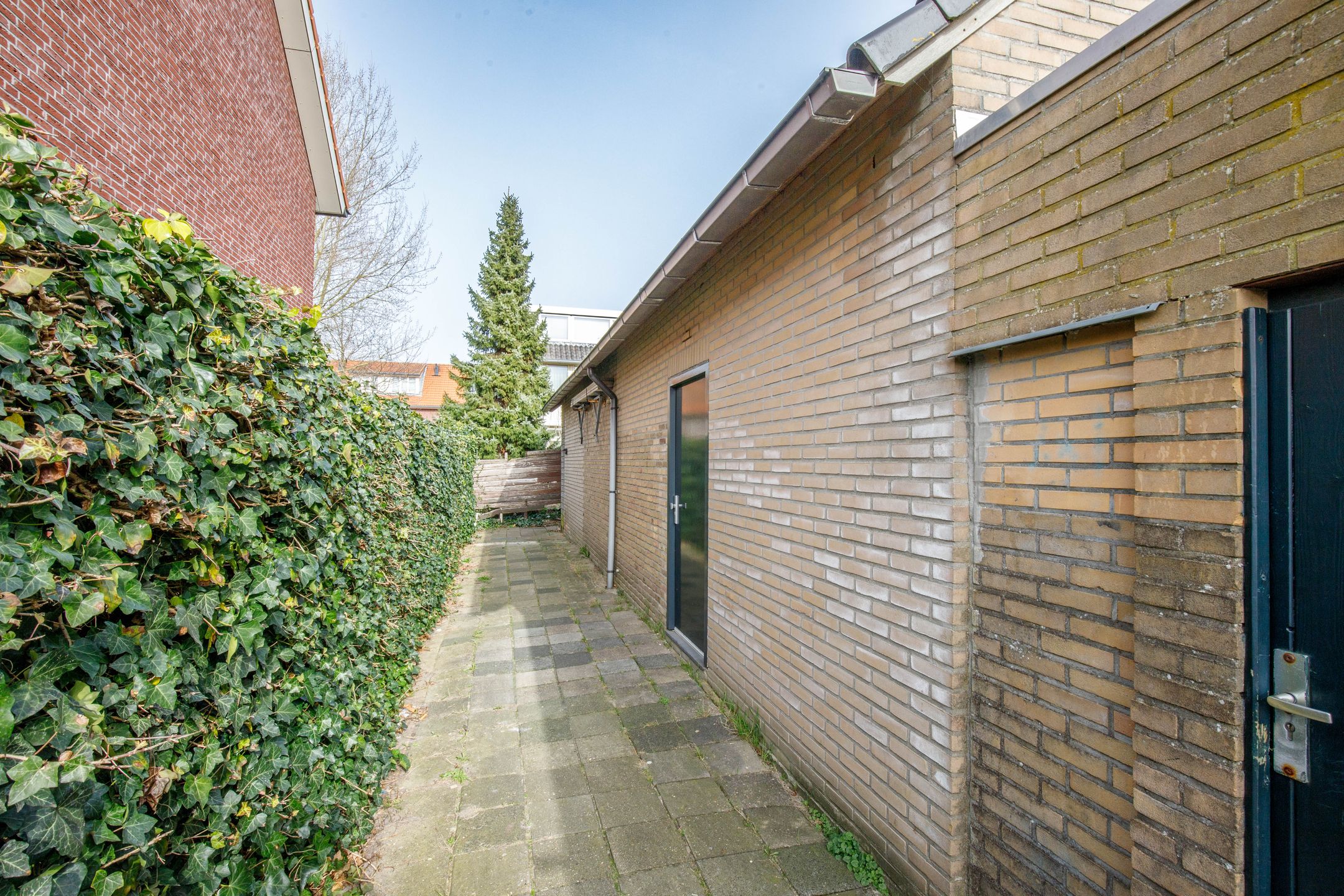 Move-in Ready Family Home with Extension and Solar Panels in Moordrecht — 39