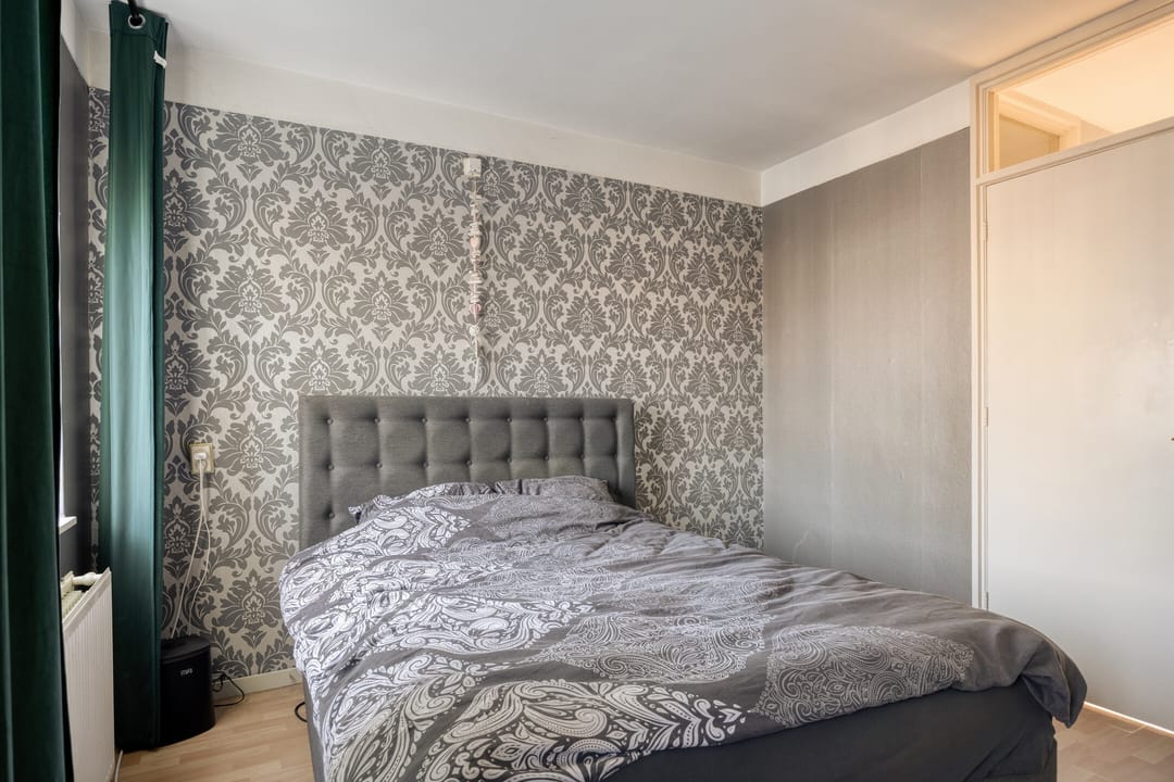 Charming 3-Room Apartment with 2 Balconies and Spacious Storage — 12