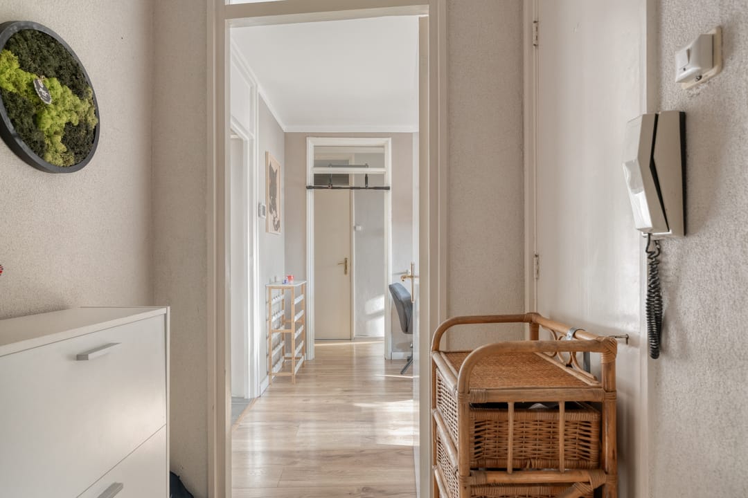 Charming 3-Room Apartment with 2 Balconies and Spacious Storage — 15