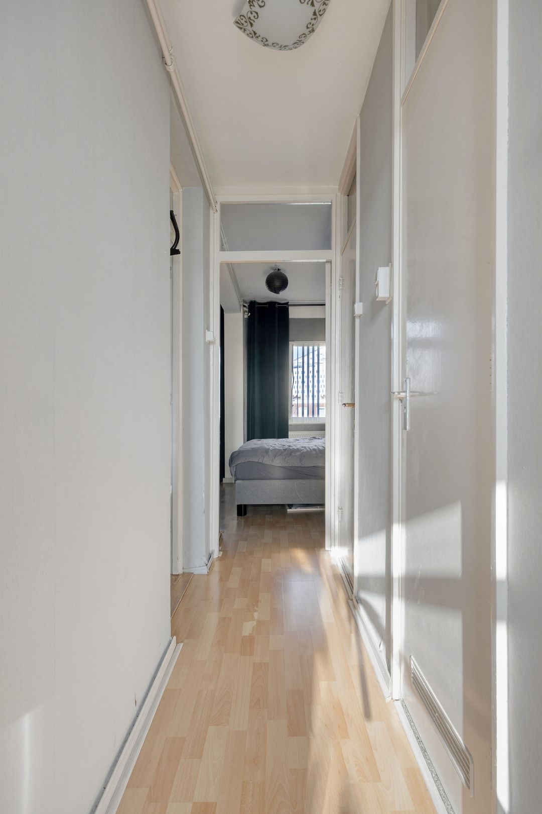 Charming 3-Room Apartment with 2 Balconies and Spacious Storage — 16