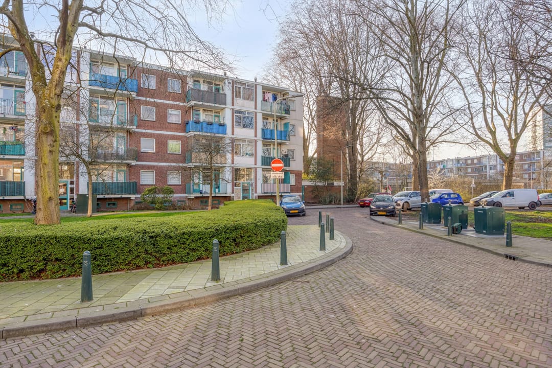 Charming 3-Room Apartment with 2 Balconies and Spacious Storage — 25