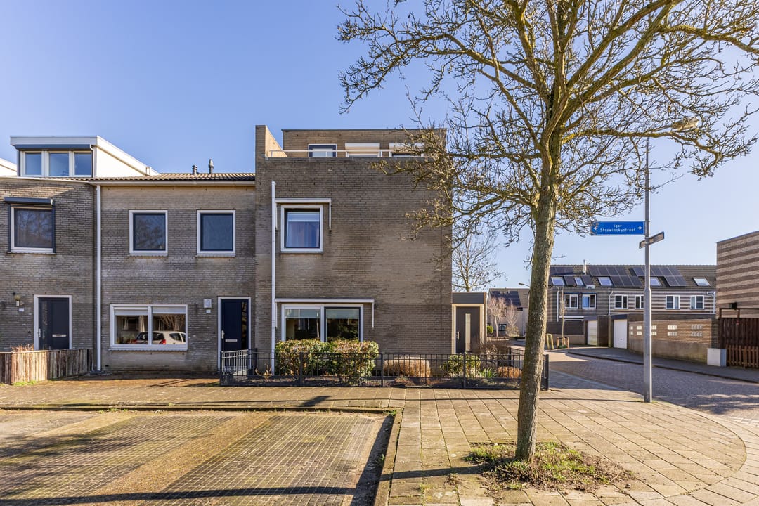 Photo 32 of Igor Strawinskystraat 48