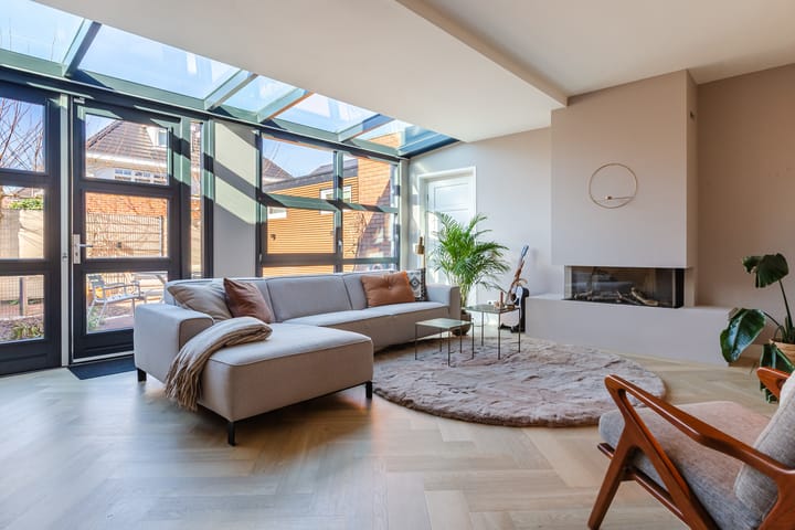 Photo 2 of Overbeek 10