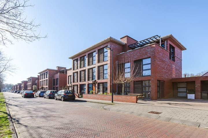 Photo 4 of Overbeek 10