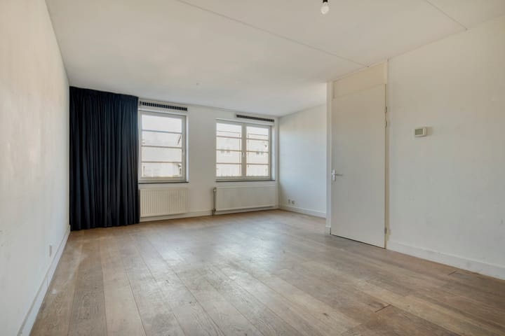 Foto 4 van Piri Reisplein 81